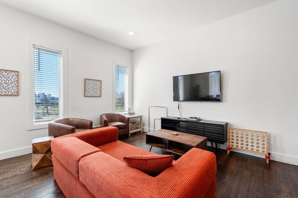 TV and multimedia, Living room, Seating area