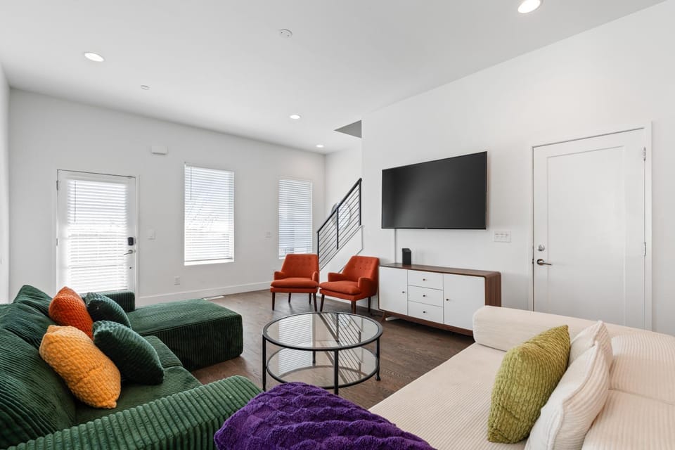 TV and multimedia, Living room, Seating area