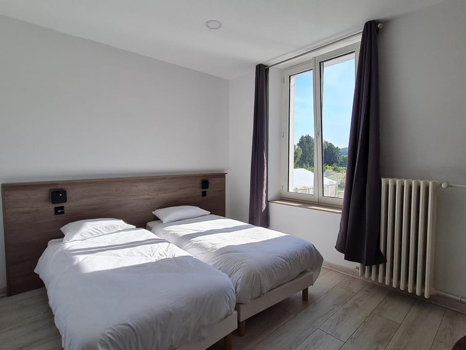 Gîte lumineux 2-4 pers. avec terrasse et restaurant sur place - FR-1-585-92 Apartment in Grand Est