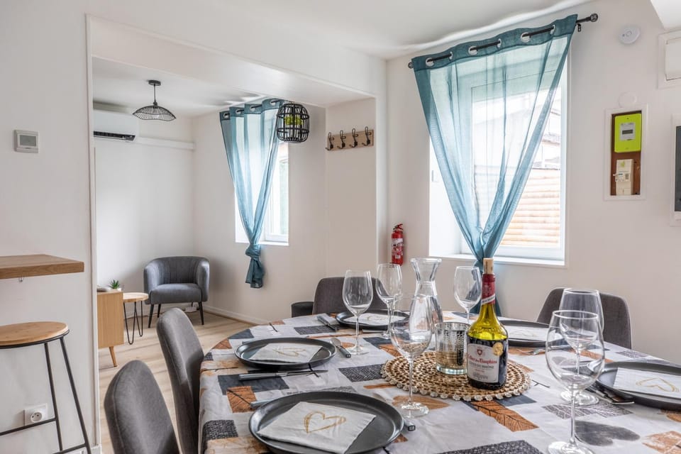 Dining area, air conditioner