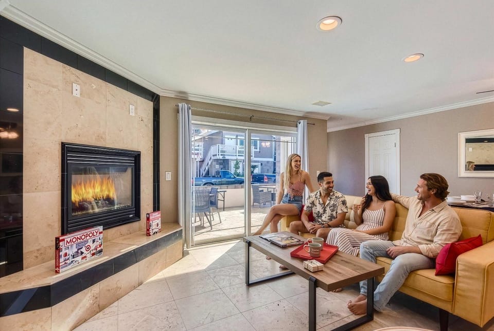 Awesome 3BR 2BTH 1 Block To Beach C2 House in Costa Mesa