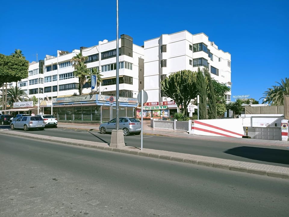 Property building, Neighbourhood, Street view