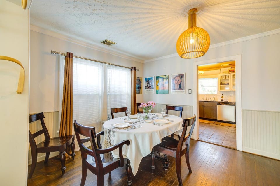 Charming Historic Houston Home w/ Yard! House in Harris County
