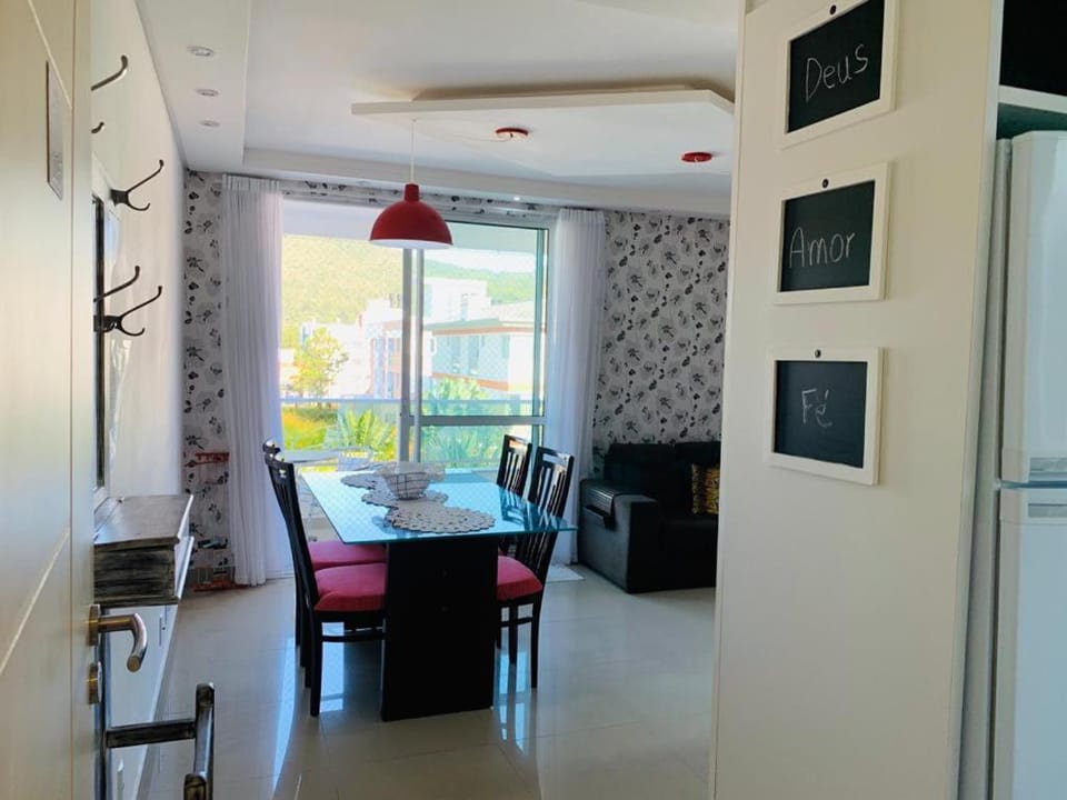 Kitchen or kitchenette, Seating area, Dining area