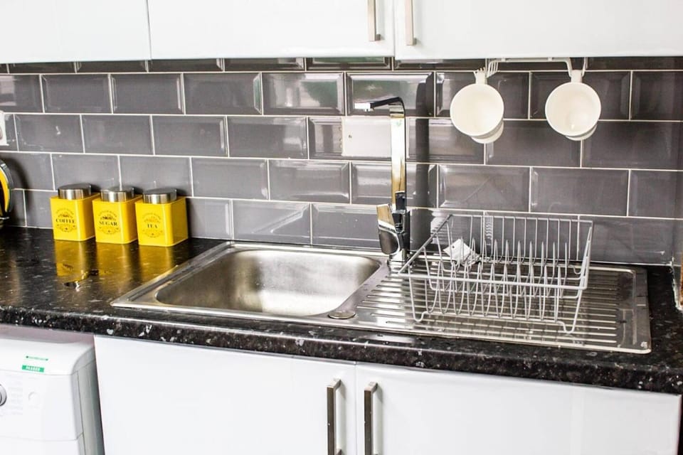 Spacious Large Group House Near NEC and Airport House in Solihull