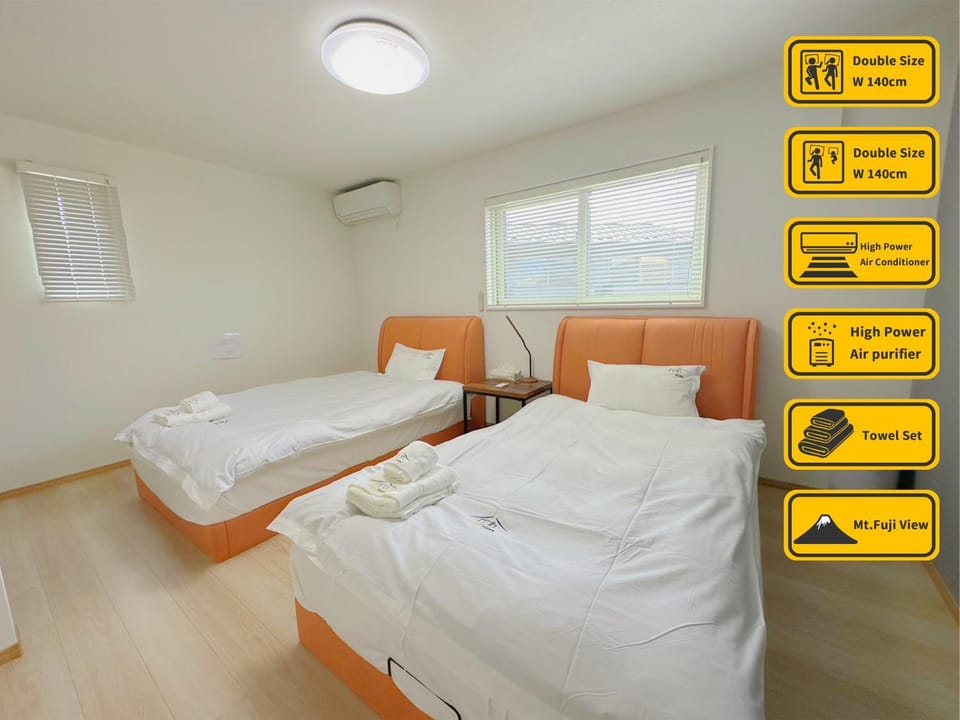 Bed, Photo of the whole room, Bedroom, air conditioner