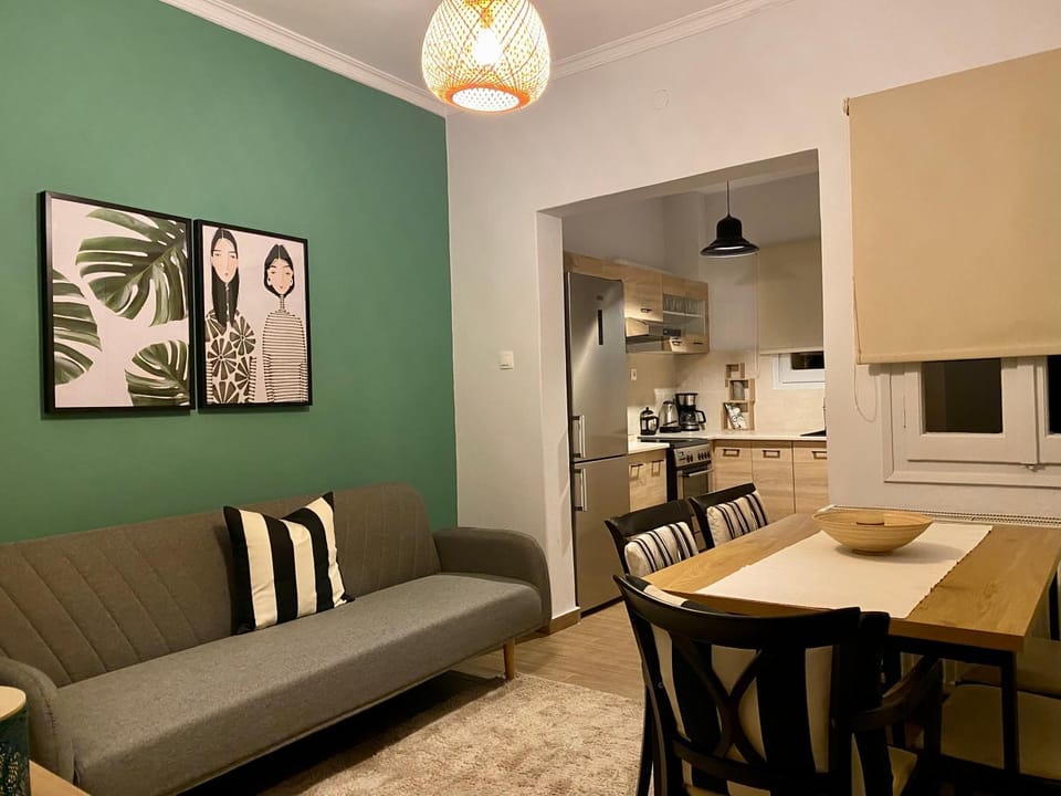 Living room, Seating area, Dining area