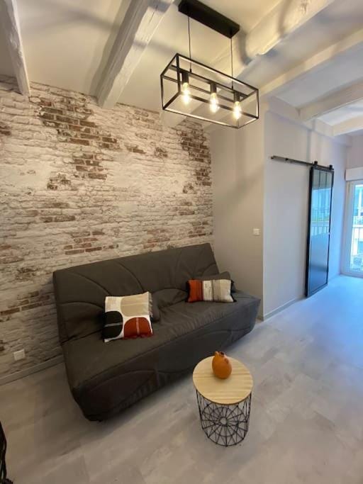 Studio industriel proche gare Apartment in Occitanie