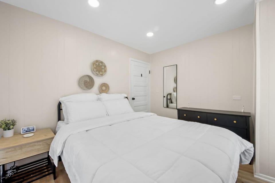 The Lakewood Belle: Family Friendly Home 10 minutes to Downtown! House in Cleveland Heights