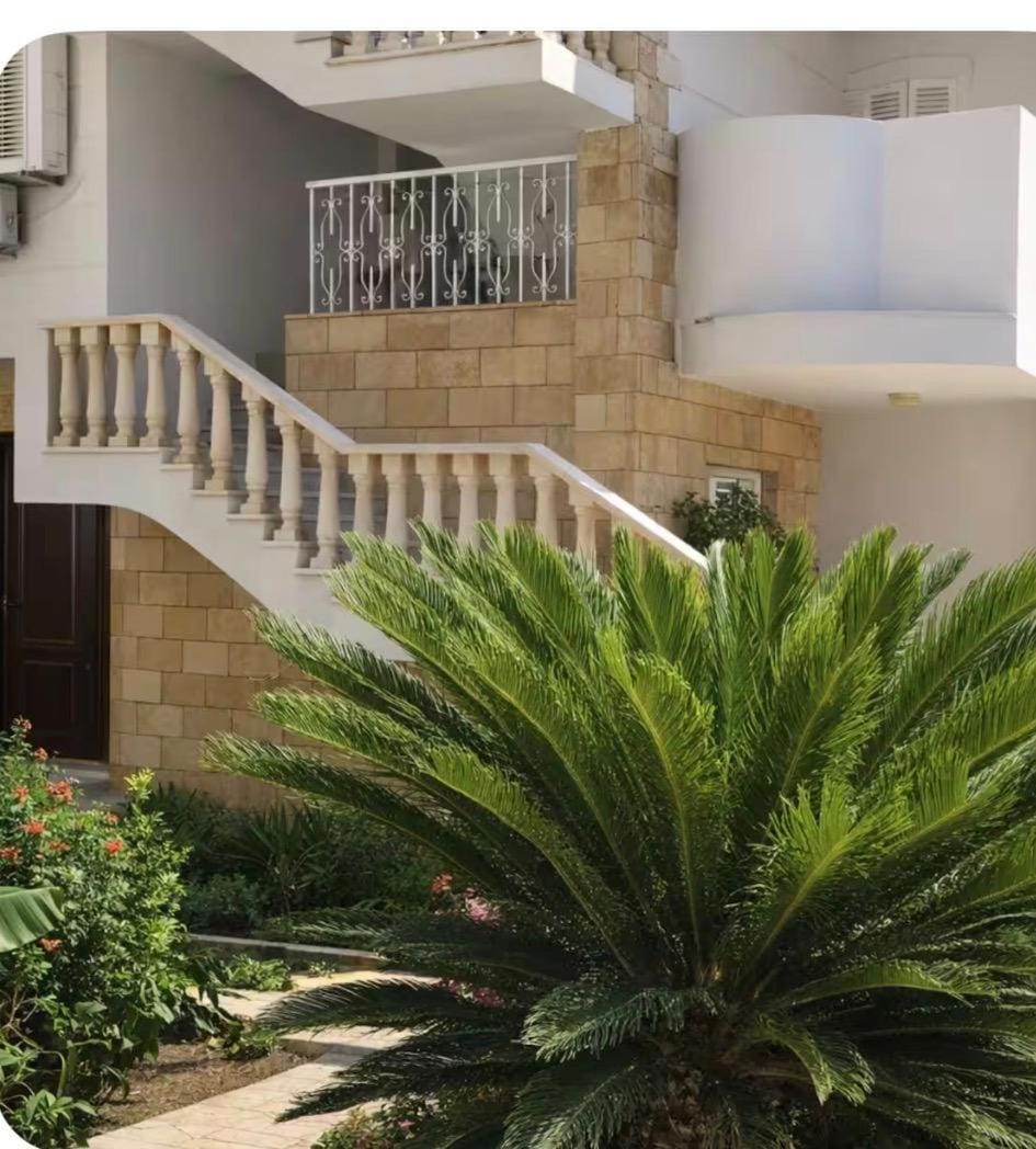 Blue Family Villa - Large Pool - Airco - Up to 10 Guests - 3 Min Walk to Beach Villa in Alexandria Governorate