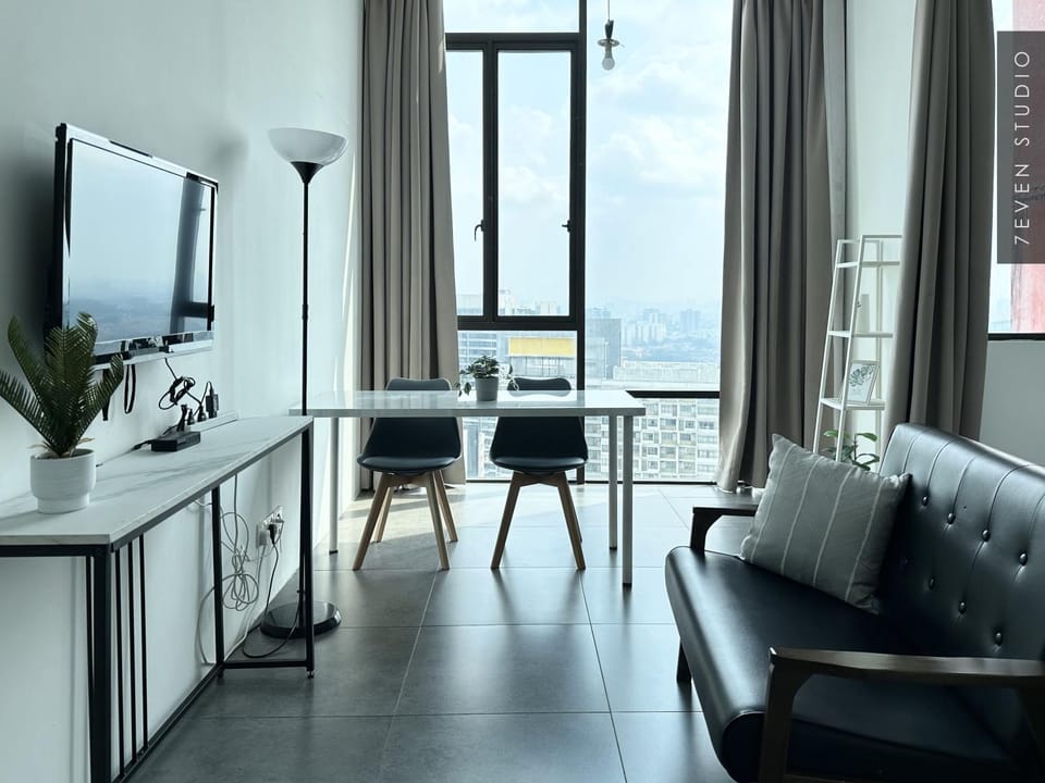 My Studio at Empire Damansara - Netflix & Wifi Apartment in Petaling Jaya
