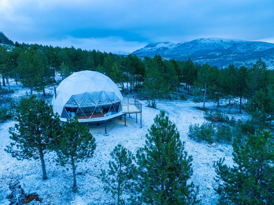 Nearby landmark, Natural landscape, Winter, Mountain view