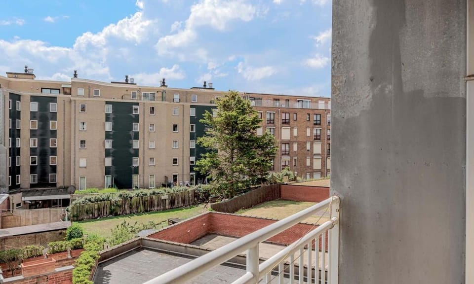 Property building, Balcony/Terrace