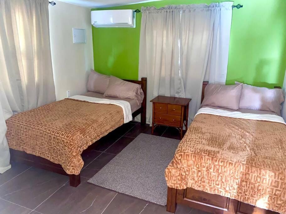 Centrally located, private, 1 bedroom apartment. Apartment in Willemstad