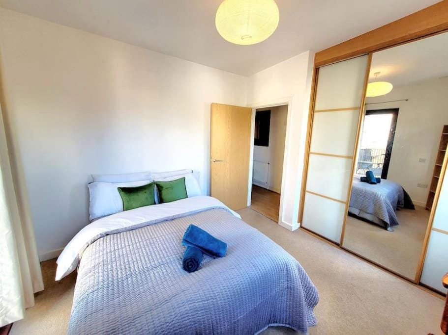 Battersea Power Station Suite Apartment in London