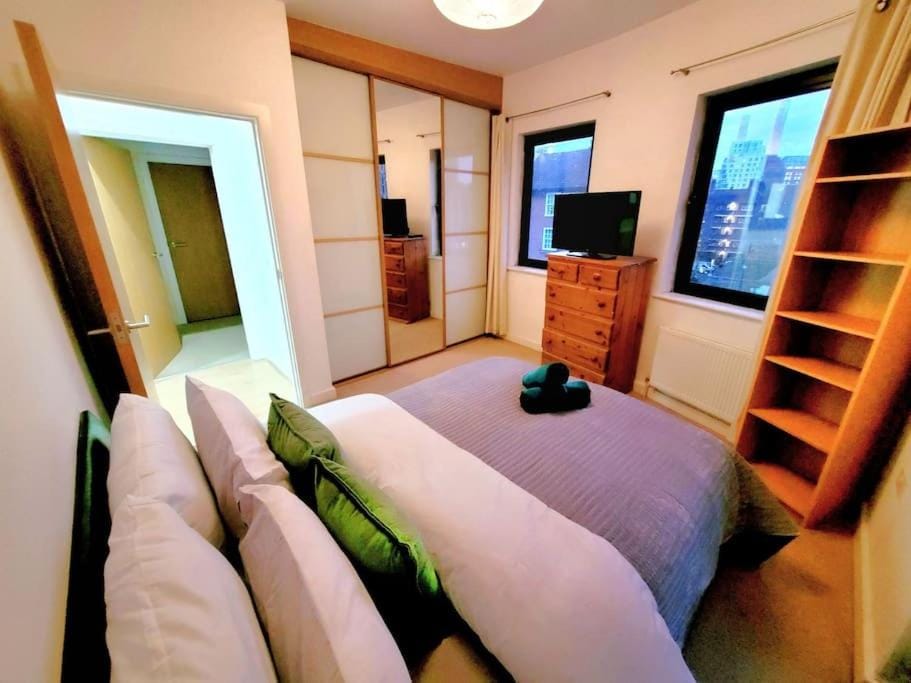 Battersea Power Station Suite Apartment in London