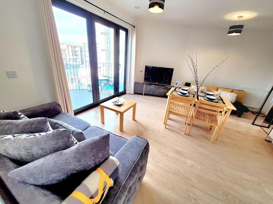 Battersea Power Station Suite Apartment in London