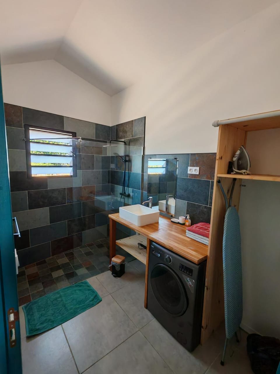 Shower, washing machine