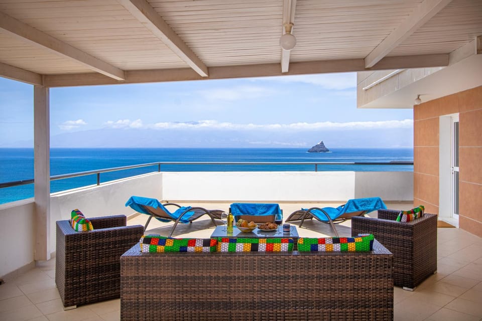 Patio, Day, Natural landscape, View (from property/room), Balcony/Terrace, Sea view