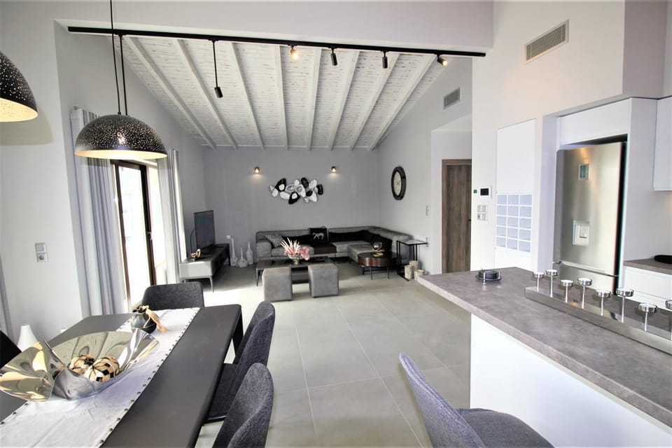 Living room, Seating area, Dining area