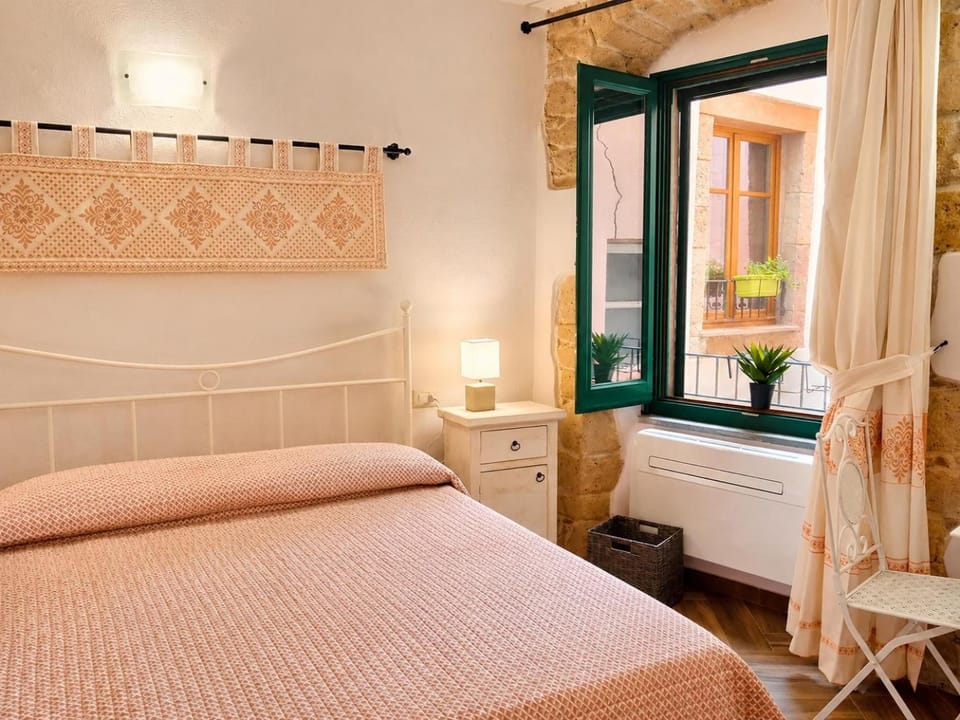 Sardinian Gallery Fonte Apartment in Bosa