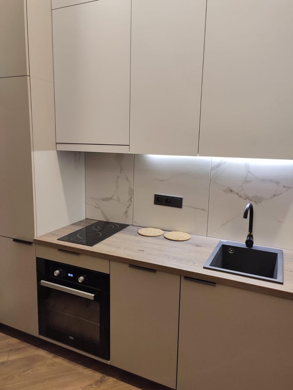 Kitchen or kitchenette, pet friendly, stove