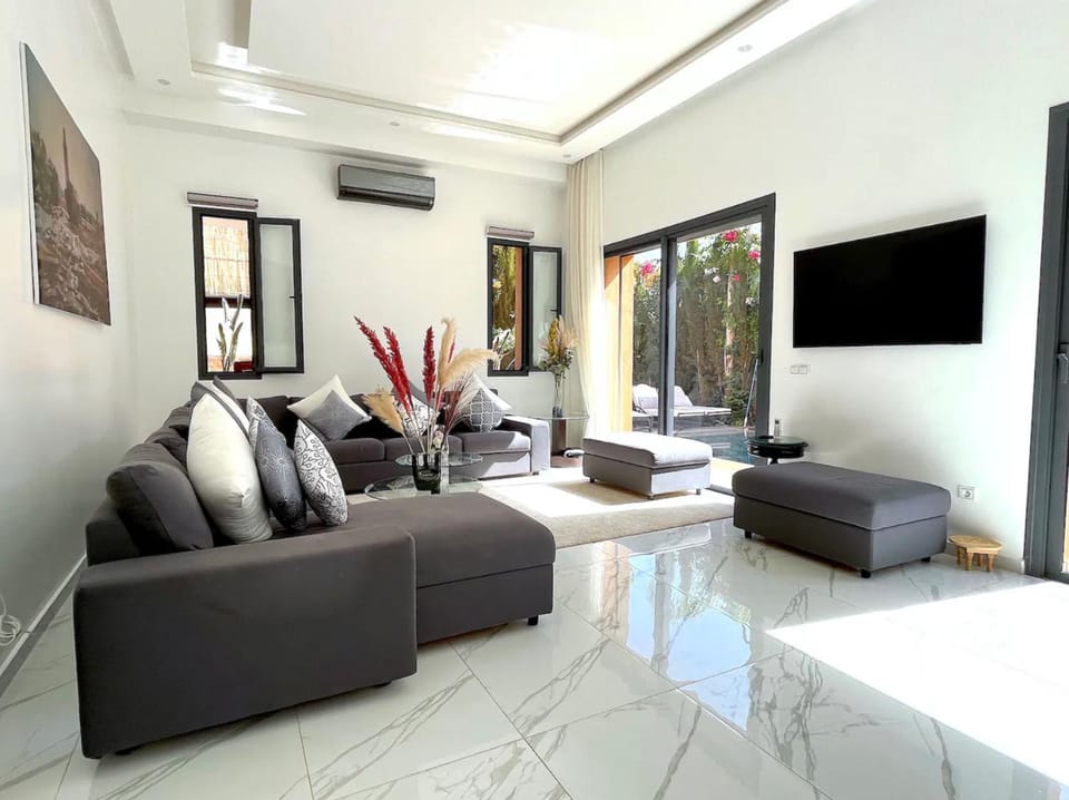 TV and multimedia, Living room, air conditioner