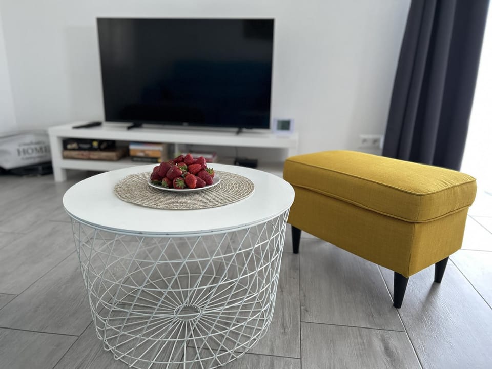 Communal lounge/ TV room, TV and multimedia