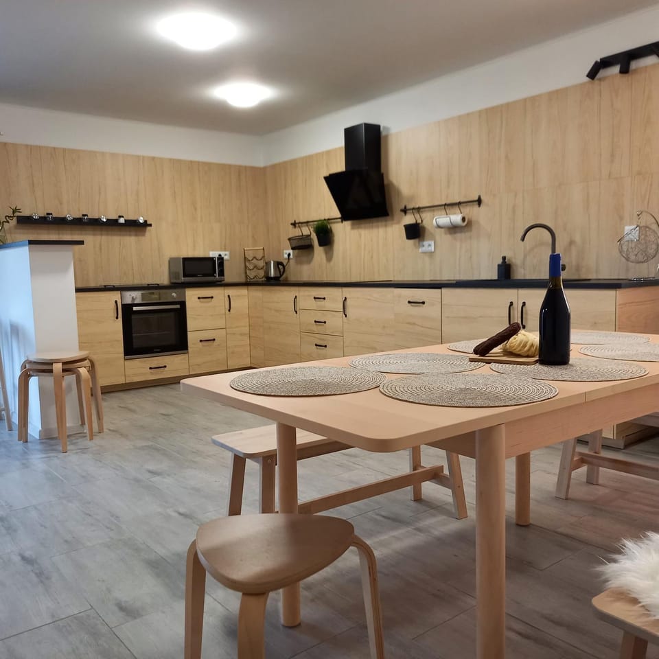 Kitchen or kitchenette, Dining area, dishwasher, oven, stove, toaster