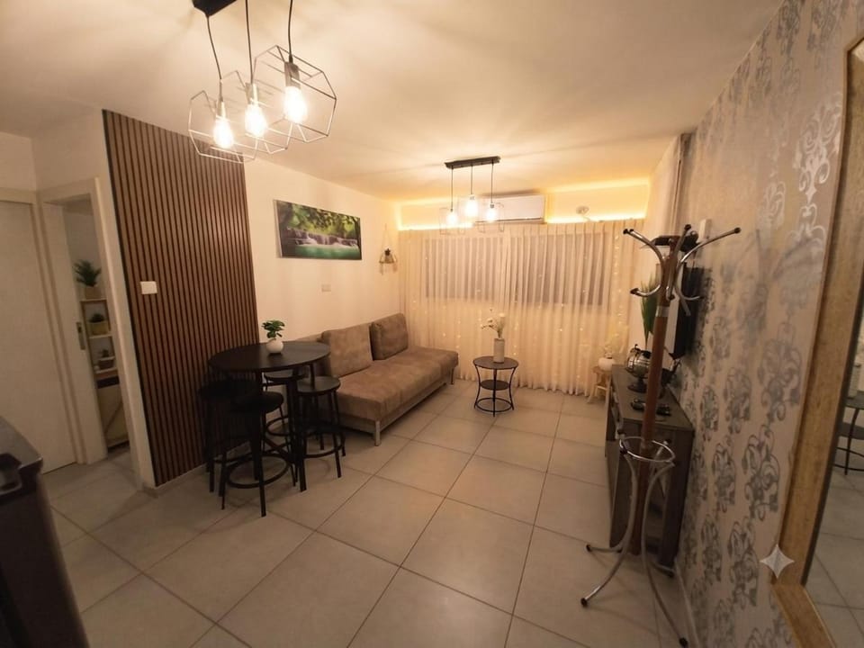 TV and multimedia, Living room, Seating area, air conditioner