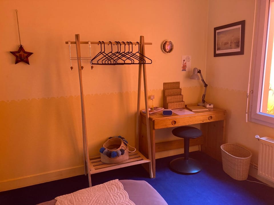 Photo of the whole room, Bedroom