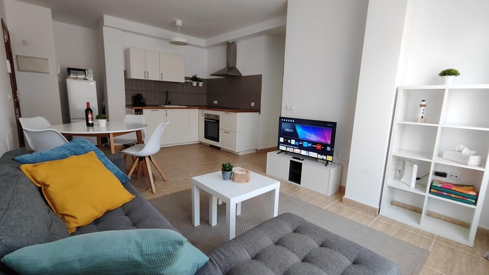 TV and multimedia, Kitchen or kitchenette, Living room, Seating area, Dining area, minibar, pet friendly