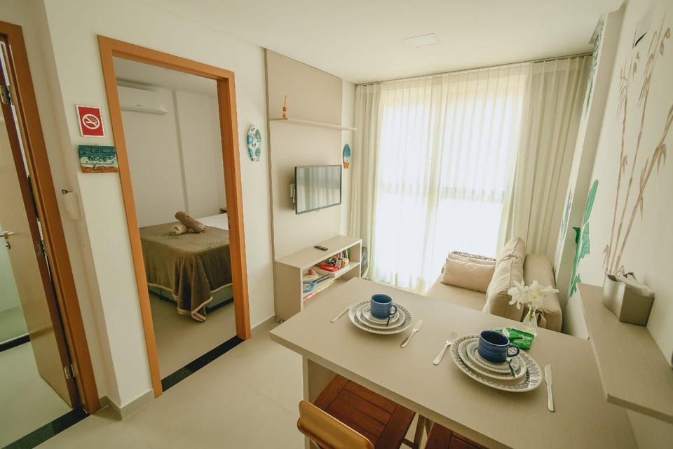 Bed, TV and multimedia, Living room, Photo of the whole room, Decorative detail, Seating area, Dining area, Bedroom