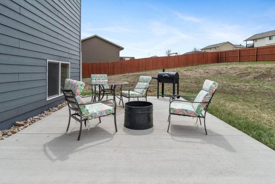 Patio, Day, BBQ facilities