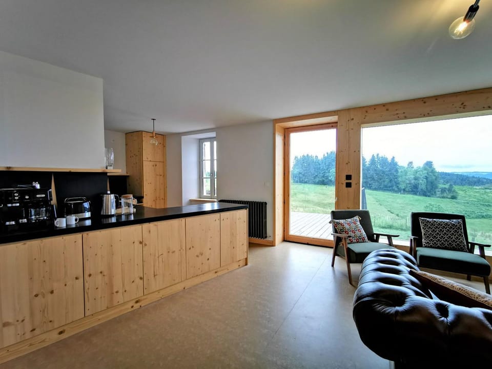 Gîte de Charme en Forêt: Nature, Confort, et Intimité Proche de Lyon et Clermont-Ferrand - FR-1-582-356 House in Auvergne-Rhône-Alpes