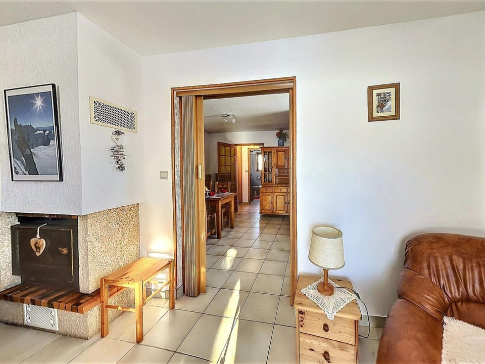 Appartement Chalet 46m², Garage, Proche Pistes, WIFI - FR-1-267-246 Apartment in Villarembert