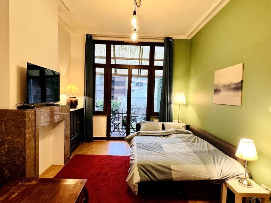 Cozy, comfortable apt, well located - EU ULB VUB Apartment in Ixelles