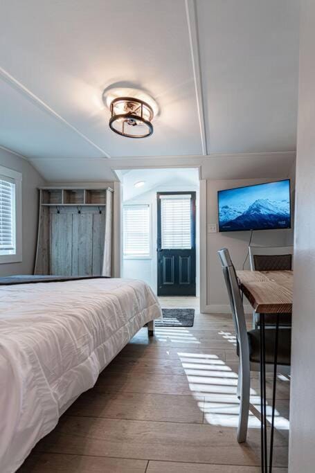TV and multimedia, Bedroom, hair dresser