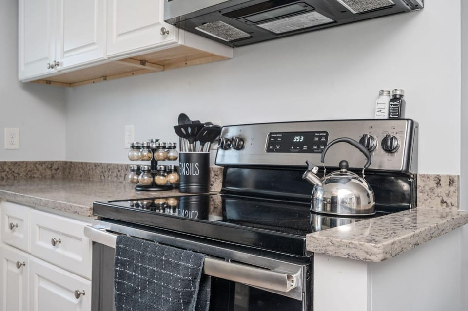 Kitchen or kitchenette, stove