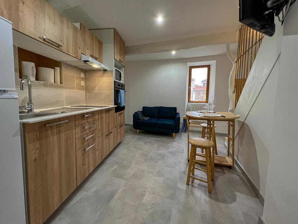 Kitchen or kitchenette, Living room, Seating area, Dining area, dishwasher, minibar, pet friendly, stove