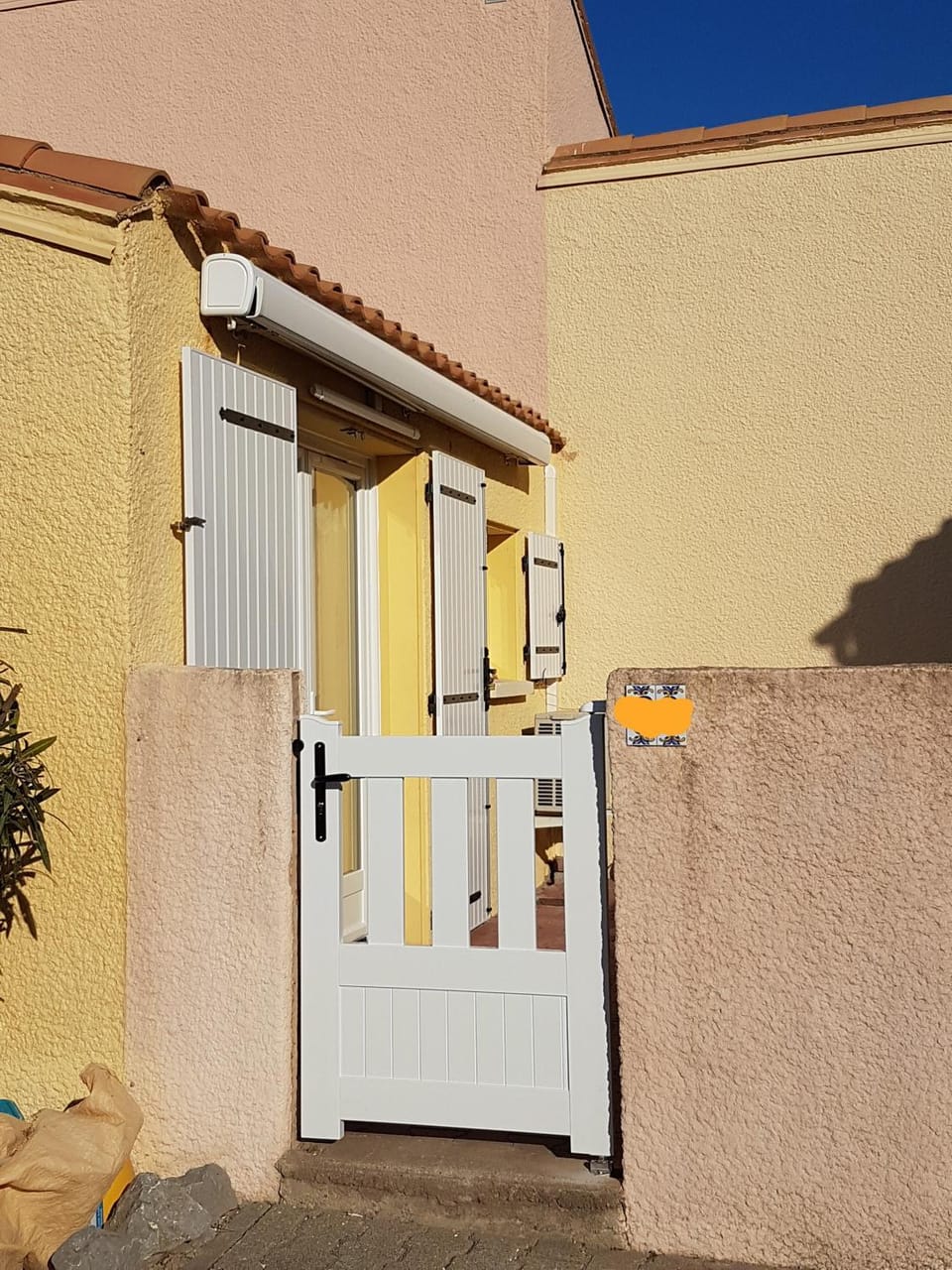 Facade/entrance