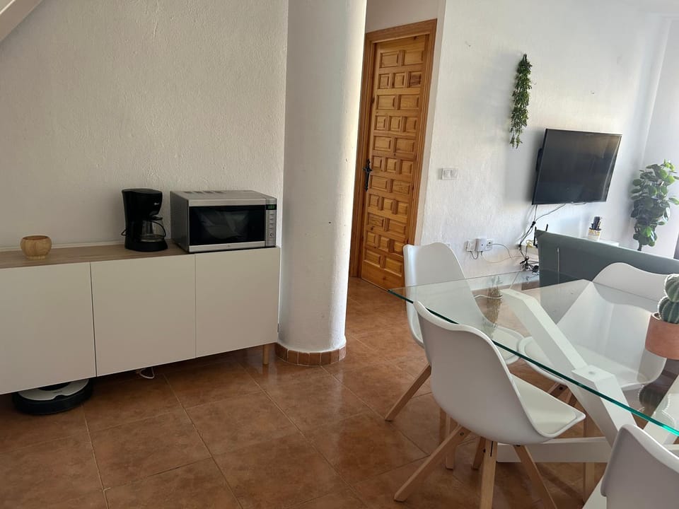Dining area, minibar