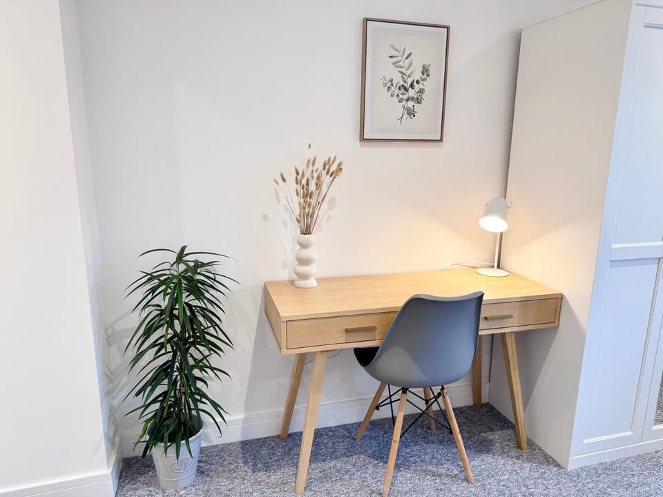 Spacious En-suite Private Double Bedroom Vacation rental in Oxford