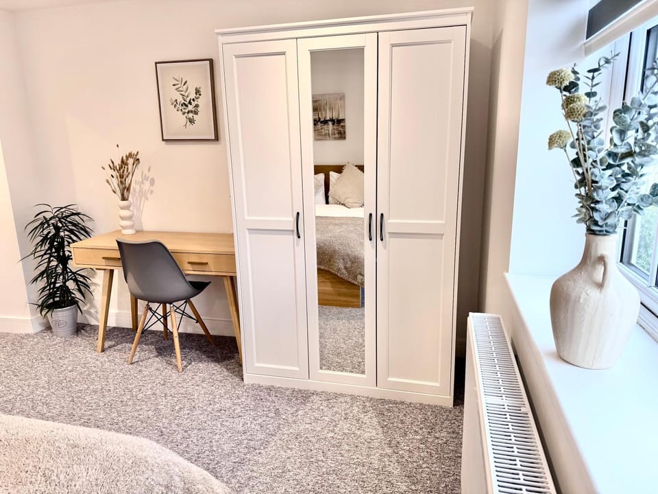 Spacious En-suite Private Double Bedroom Vacation rental in Oxford