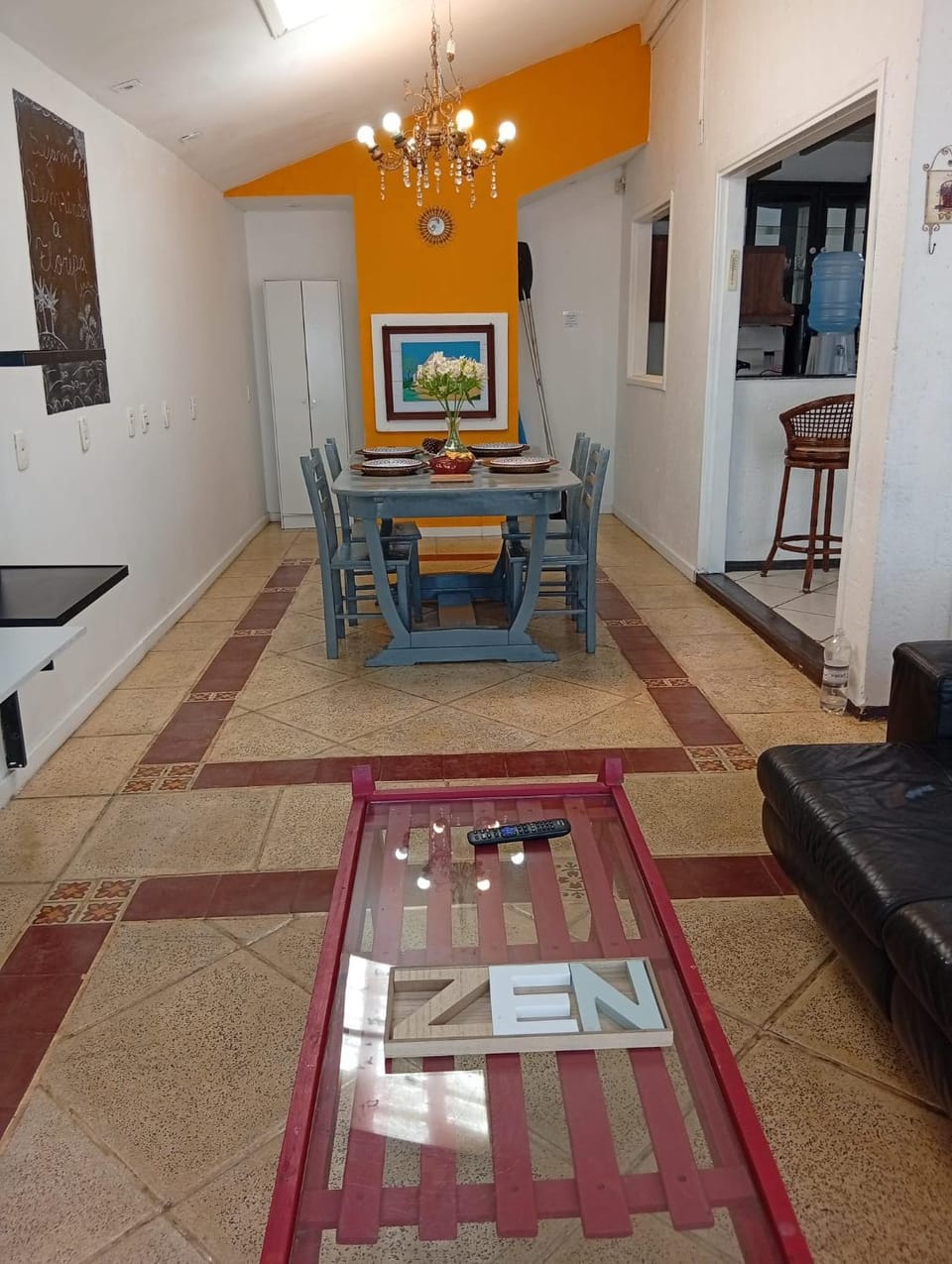Seating area, Dining area