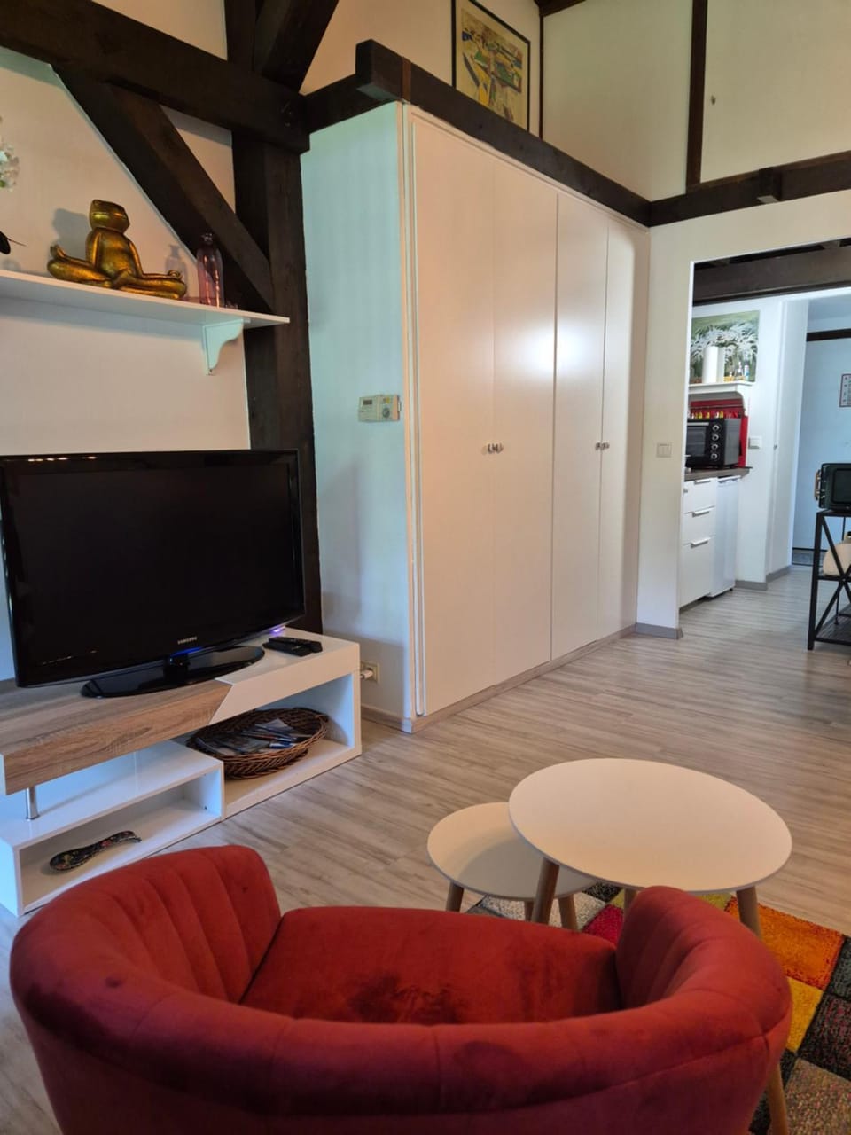TV and multimedia, Seating area