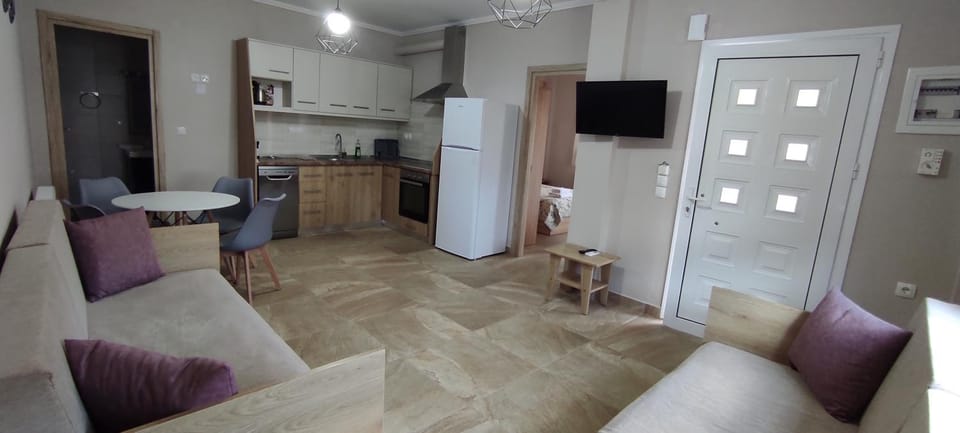TV and multimedia, Living room, Seating area, Dining area, pet friendly, stove