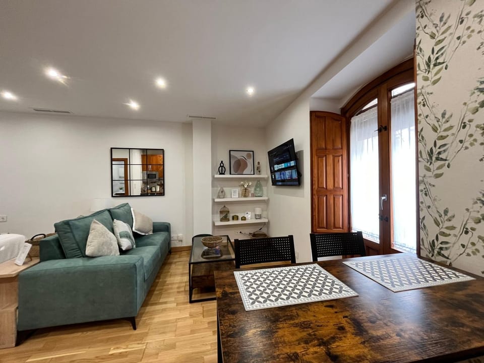 TV and multimedia, Living room, Seating area