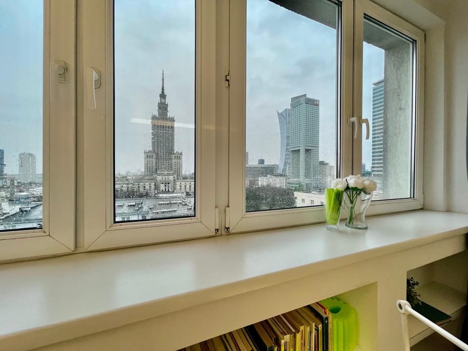 PALACE 3 WiFi 65'TV Netflix HBO Disney AppletTV Apartment in Warsaw