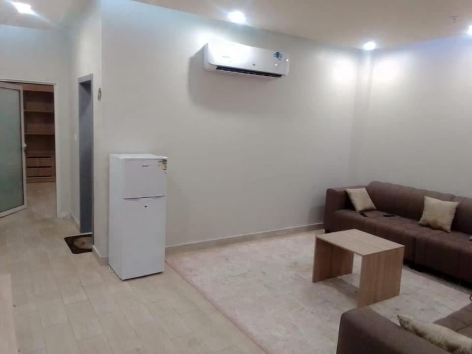 TV and multimedia, Living room, Seating area, air conditioner